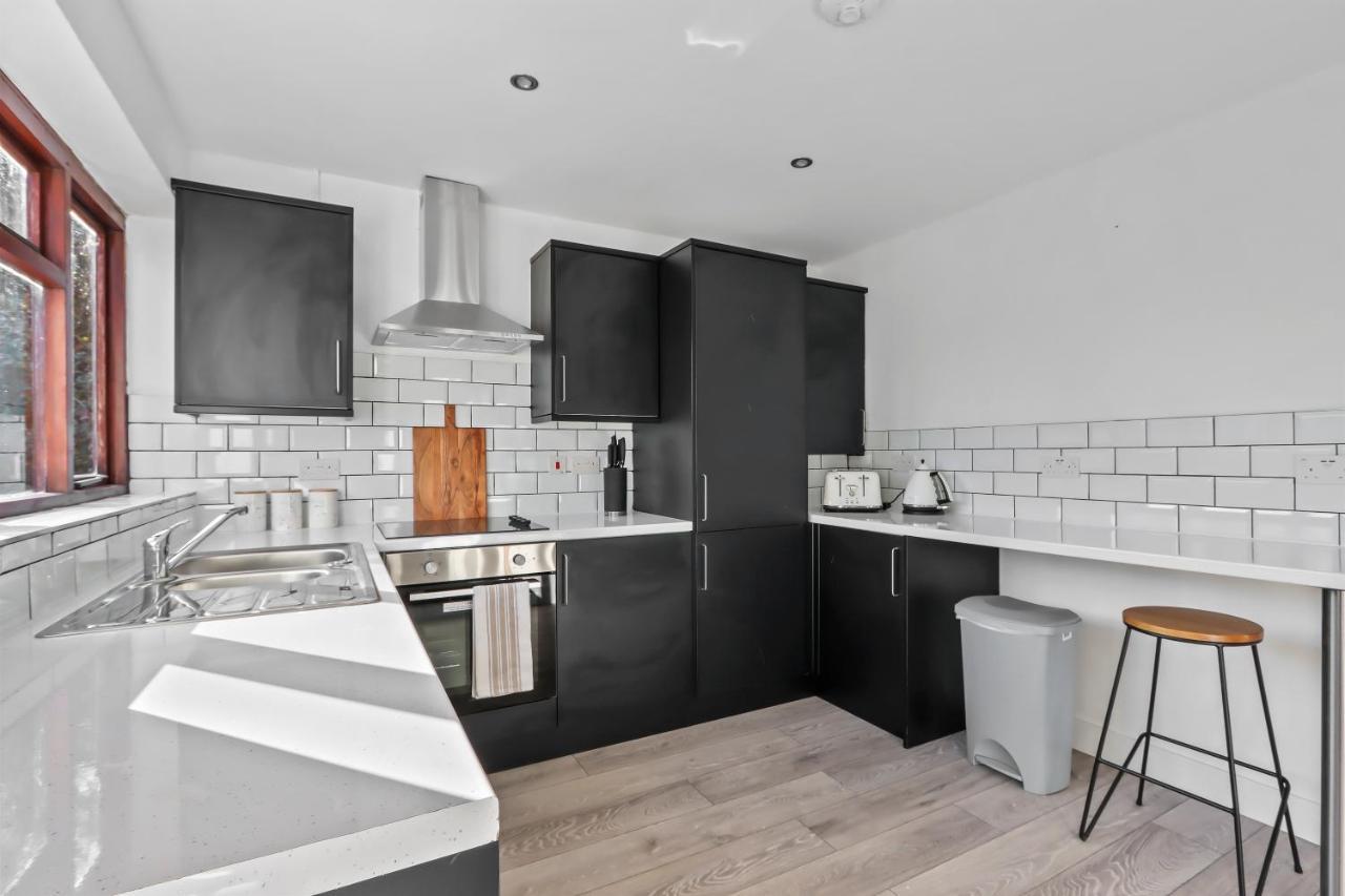 3 Bedroom Beautiful Home In The Heart Of Huntingdon, Bury Bury  Exteriör bild